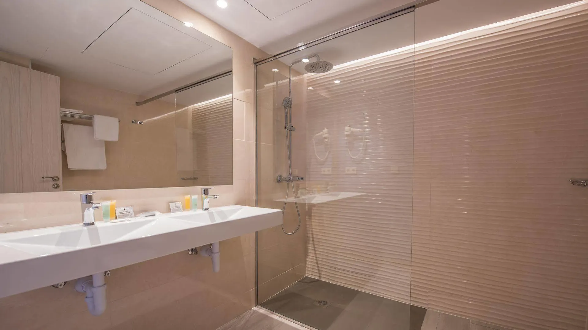 Sant Antoni de Portmany Apartamentos Los Angeles 2*, Sant Antoni de Portmany ספרד
